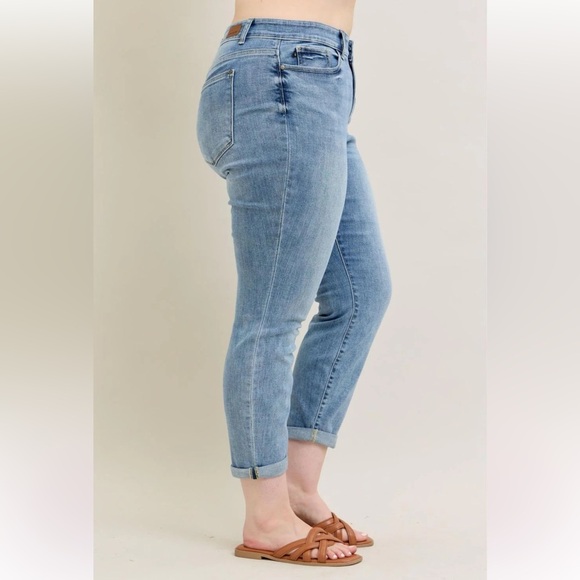 Judy Blue Mid Rise Bleach Wash Boyfriend Denim Jeans - Picture 3 of 8